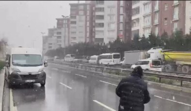 Esenler ve Küçükçekmece’de kar yağışı etkili oluyor