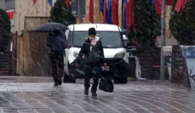 Esenler’de kar yağışı