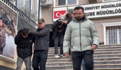 Esenyurt’ta telefonda kendilerini polis olarak tanıttılar: Dolandırıcılık yapan 3 kişi tutuklandı