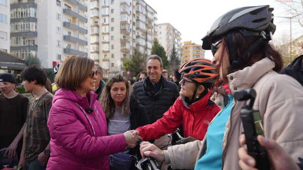 Eskişehir Büyükşehir Belediyesi’nden iklim dostu uygulama: ‘Arabasız Pazar’ başladı