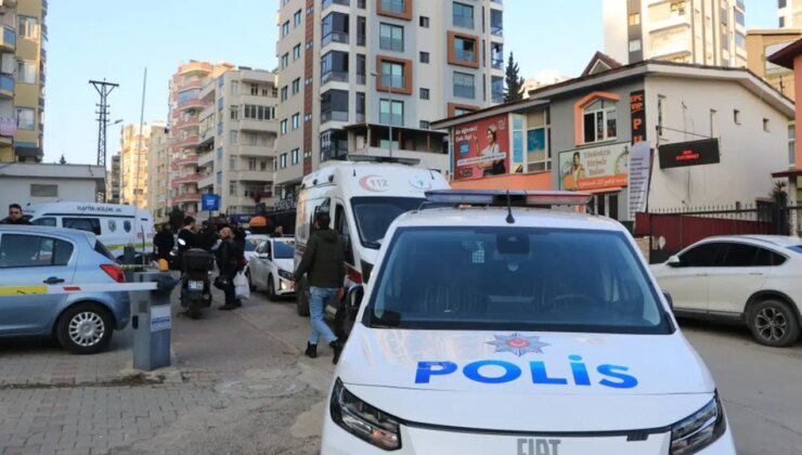 Evi teslim etmeyen müteahhidin oğlunu öldürüp intihar etti