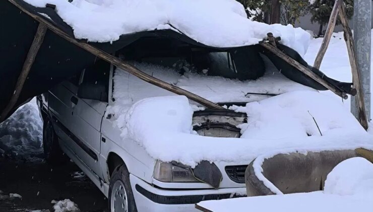 Gaziantep kışa teslim: 12 iş yerinin çatısı kardan çöktü
