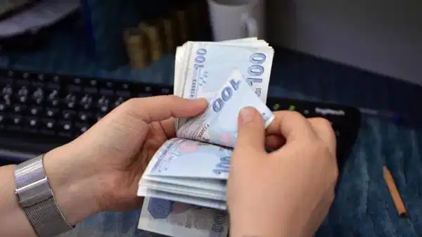 Gaziantep’te bir esnaf 110 bin TL’yi yanlışlıkla çöpe attı!