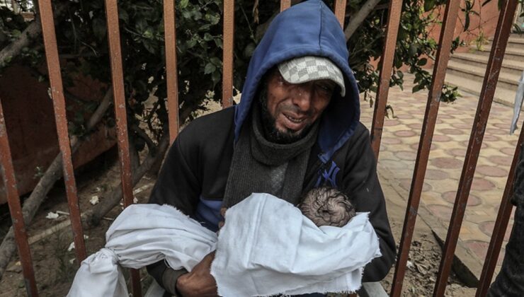 Gazze’de 11 çocuk donarak can verdi