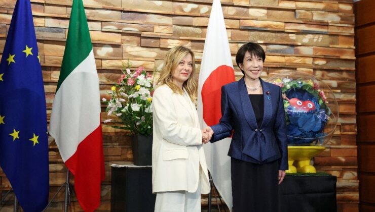 Giorgia Meloni ile Sanae Takaiçi anime filtreli selfie çekildi