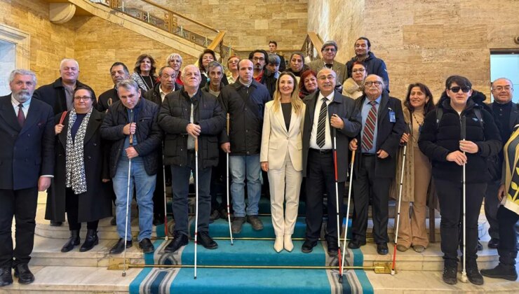 Görme engeliler CHP Grup Toplantısı’na katıldı: CHP’li Nazlıaka’dan ‘yasa’ çağrısı