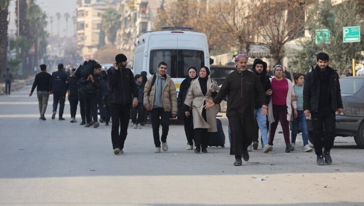 Halep’te başlayan çatışmalar nedeniyle binlerce sivil güvenli bölgelere doğru harekete geçti