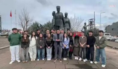 Halk-Lis’li öğrencilerden protesto: ‘Atatürk’ü karneye sığdıramayan bir anlayış asla kabul edilemez’