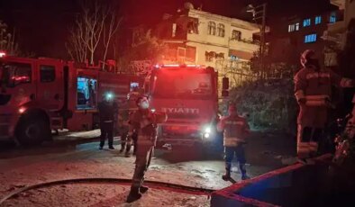 Hatay’da yanan apartman dairesi kullanılmaz hale geldi