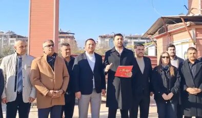 Hatay’da yaya geçidi çöktü, CHP Defne İlçe Başkanı tepki gösterdi: ‘Köprü depremde hasar aldıysa neden güçlendirme yapılmadı?’