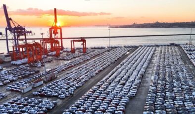 Haydarpaşa Limanı’nı ithal otomobiller kapladı: İkinci el fiyatları düşecek