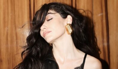 Hazar Ergüçlü’den minili pozlar: Bye bye temiz kız