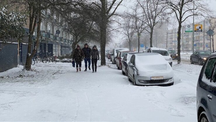 Hollanda kara teslim: Bin 50 uçuş iptal edildi