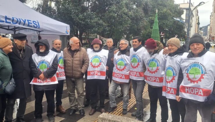 Hopa’da emeklilerin oturma eylemi halaylarla sona erdi