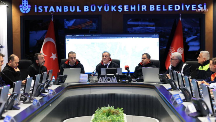 İBB Başkanvekili Nuri Aslan, kentte son durumu paylaştı: Ekiplerimiz görev başında trafik yoğunluğu normalin altında