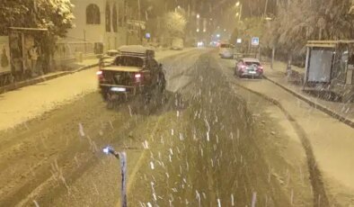 İBB’den yeni yılda kar seferberliği: 3 bin 834 personel, bin 355 araçla mücadele