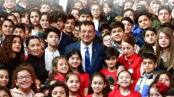 İmamoğlu’ndan karne mesajı: Diplomanızın haksız yere iptal edilmediği bir gelecek vaadediyorum