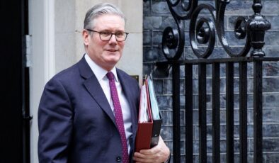 İngiltere Başbakanı Starmer: ABD’nin Venezuela müdahalesine üzülmedik