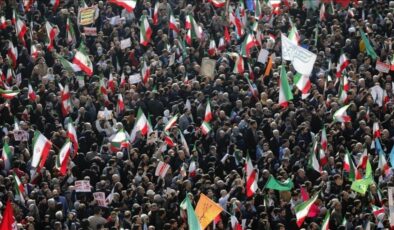 İran’daki olaylarda ölenlerin sayısı 3 bin 300’ü aştı