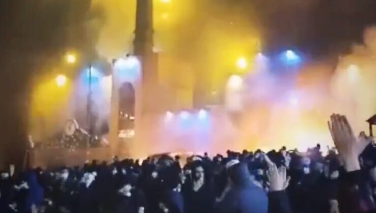 İran’ın başkenti Tahran’da cami ateşe verildi