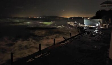 İskelede çalışan işçiler denize düştü: 1 ölü, 2 yaralı!