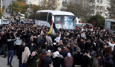 İsrail, Gazze’de 10 Filistinli esiri daha serbest bıraktı