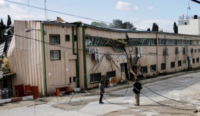 İsrail, işgal altındaki Doğu Kudüs’te UNRWA merkezini yıkmaya başladı