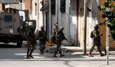 İsrail ordusu Ramallah’ı kuşattı