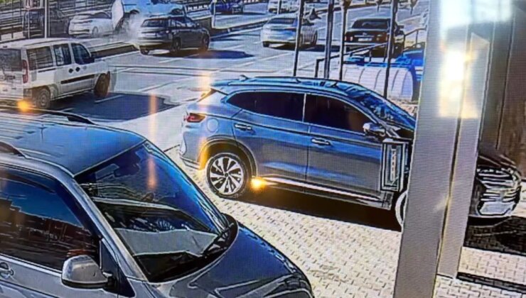 İstanbul E-5 Saadetdere’de trafiği kilitleyen kaza