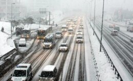 İstanbul’da alışılmadık manzara… Kar yağışı trafiği rahatlattı: Yoğunluk yüzde 42’ye düştü