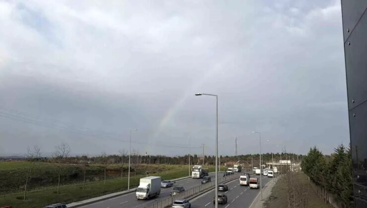 İstanbul’da gökkuşağı trafikte görsel şölen oluşturdu