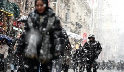 İstanbul’da kar geliyor, tarih verildi! Meteoroloji ve AKOM’dan peş peşe uyarılar