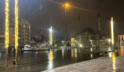 İstanbul’da kar yağışı etkili oluyor!