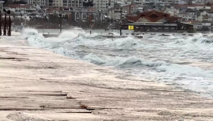 İstanbul’da lodos nedeniyle deniz seferleri iptal edildi