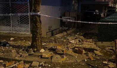 İstanbul’da tahliye edilen binanın balkonu çöktü!