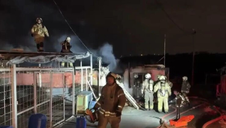 İstanbul’da yangın paniği… İki iş yeri alevler içinde kaldı!