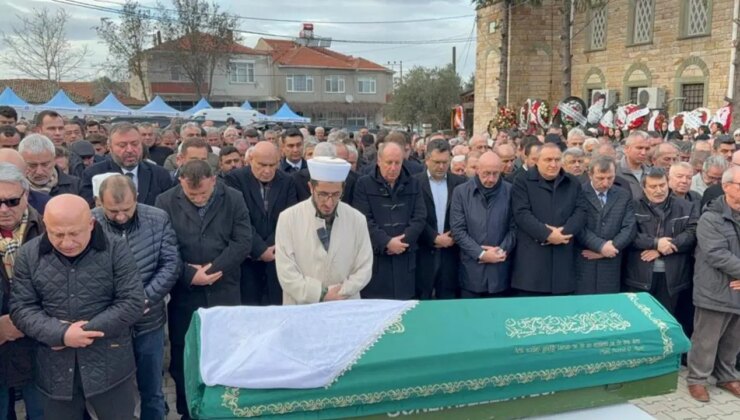 İYİ Partili Turhan Çömez annesini son yolculuğuna uğurladı
