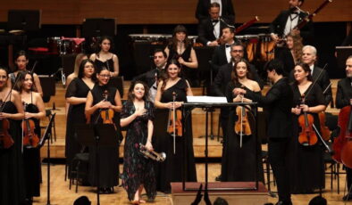 İzmir Oda Orkestrası dünyaca ünlü sanatçılarla sahnedeydi