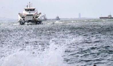 İzmir’de feribot seferleri iptal edildi