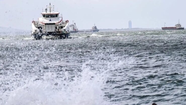 İzmir’de feribot seferleri iptal edildi
