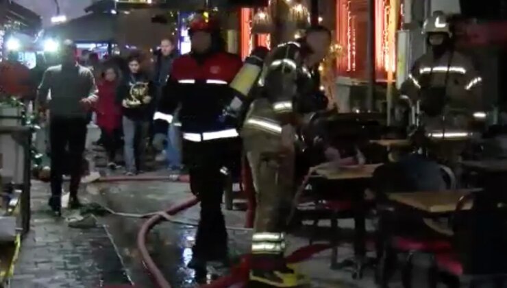 İzmir’de korkutan kafe yangını: 2 kişi hastaneye kaldırıldı!