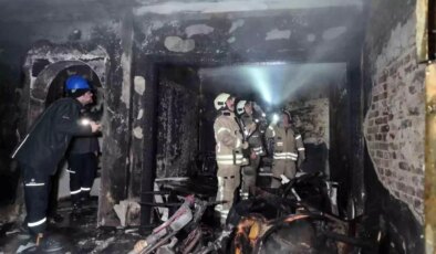 Kadıköy’de korkutan yangın: 1’i ağır 8 yaralı