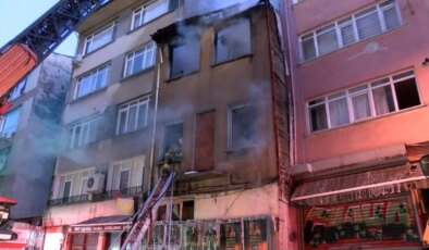 Kadıköy’de yangın paniği… Yanan binadan atlayan bir kişi yaralandı!