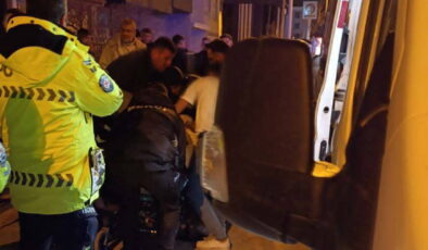 Kafede iki grup birbirine girdi, silahlar patladı: Yaralılar var!