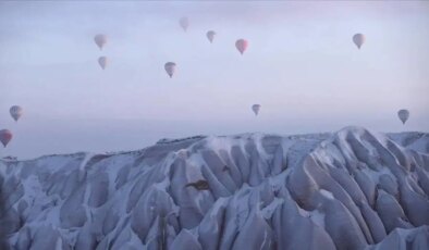Kapadokya’daki balon turlarına kar yağışı engeli