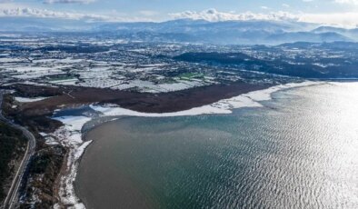 Kar yağışlarının ardından Sapanca Gölü’nde su seviyesi yükseldi!