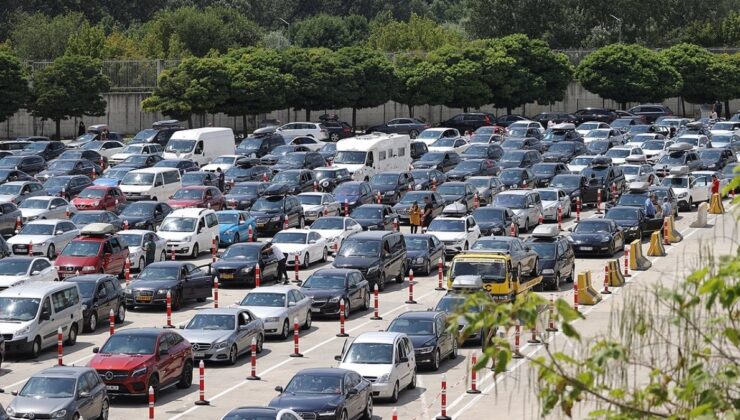 Kara sınır kapılarından 5 yılda 141,3 milyon yolcu geçti