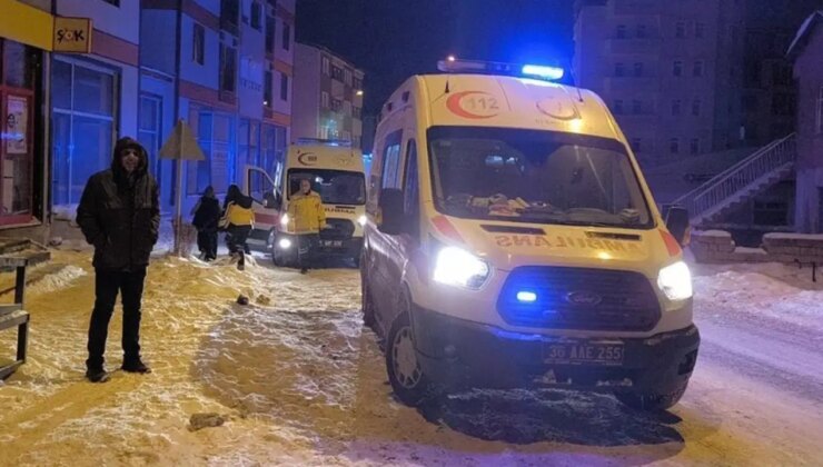 Kars’ta ‘soba’ zehirlenmesi: Aynı aileden 4 kişi hastaneye kaldırıldı