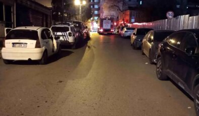 Kartal’da 5 katlı binanın çatısında yangın