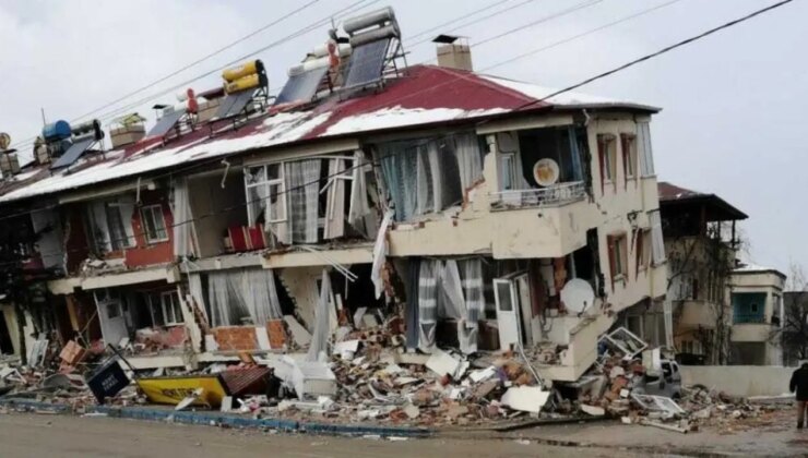 Kaymakamlık, depremde yıkılan Saray Apartmanı dosyasında 7 kamu görevlisi için soruşturma izni verdi